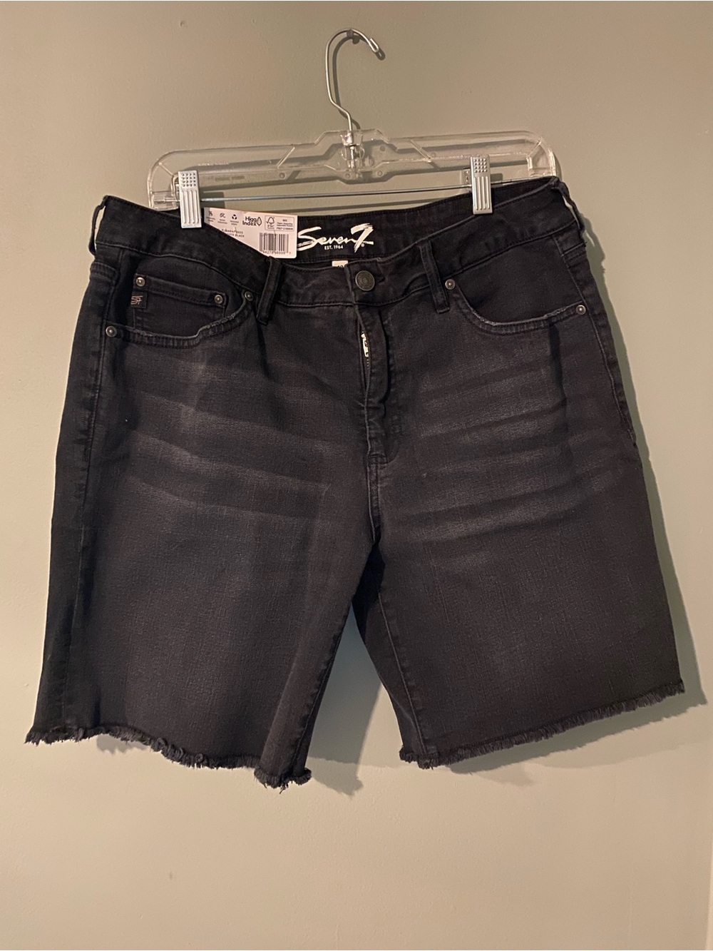 Bermuda Shorts NWT